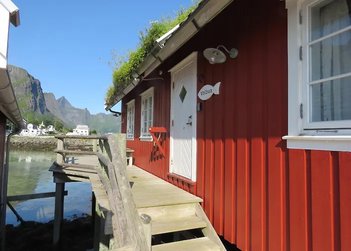 Valen Cabins In Reine
